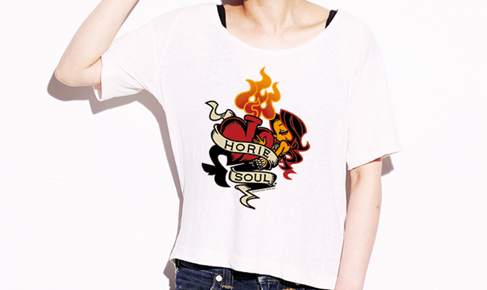「HORIE SOUL」のロゴが特徴的なTシャツ
